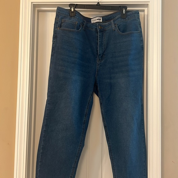 Fashion Nova Classic Blue Jeans - Picture 2 of 5